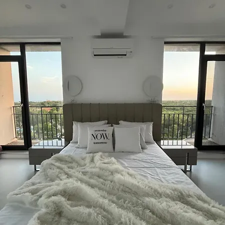 Donna Alba Seaview Penthouse, Casa Ta De Pe Plaja Apartment *