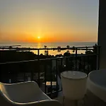 Apartment Donna Alba Seaview Penthouse, Casa Ta De Pe Plaja Neptun