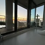 Donna Alba Seaview Penthouse, Casa Ta De Pe Plaja
