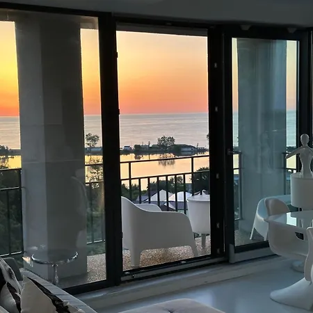 Donna Alba Seaview Penthouse, Casa Ta De Pe Plaja 아파트 *